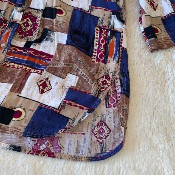 Colorful button up blouse with hood - Picture 8 of 16